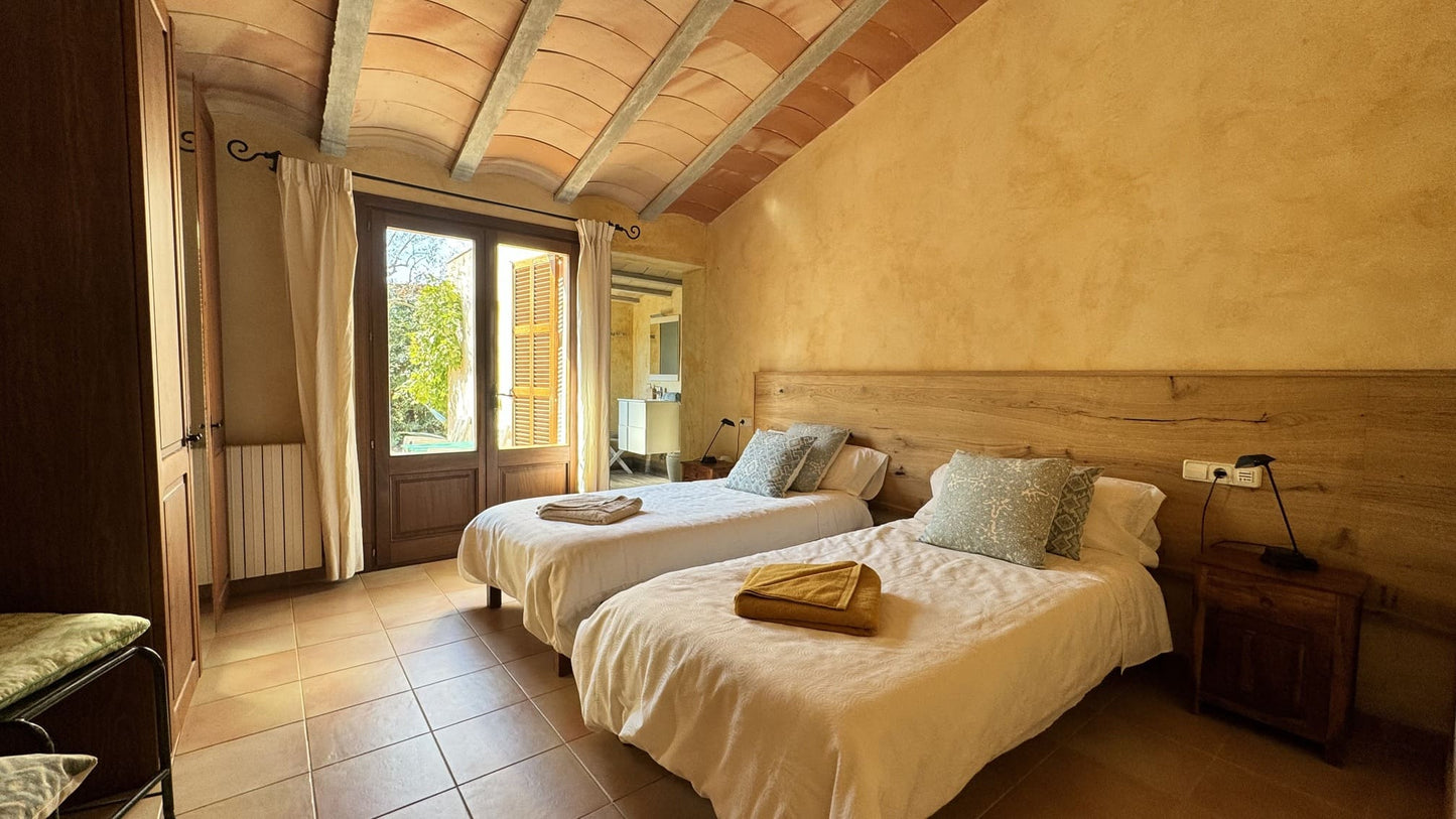 Mallorca Retreat with The Hot Room - Shared Double with Ensuite Bathroom
